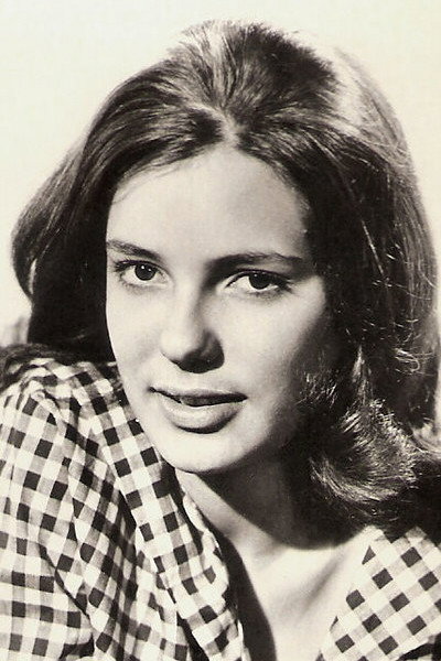 Danièle Gaubert as Arlette in The Pavements of Paris
