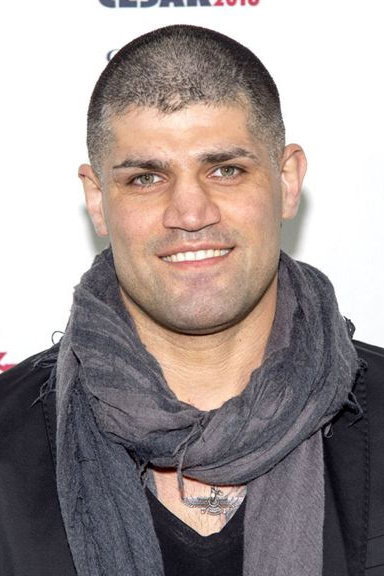 Sâm Mirhosseini as Client de prostitué in Bitter Flowers