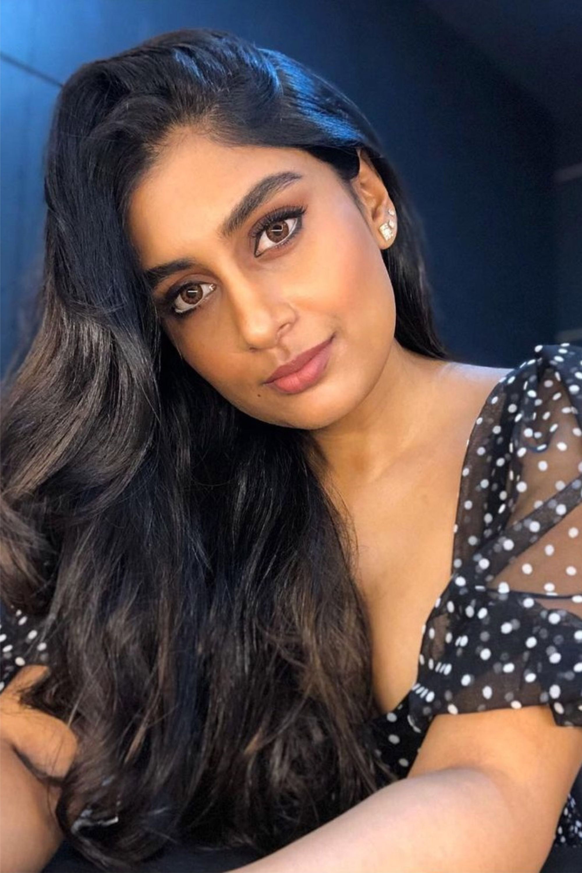 Kira Narayanan as Sri Devi in Koothan