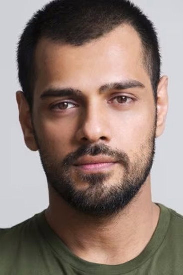 Fuad Ahmed as Noah in The Killgrin