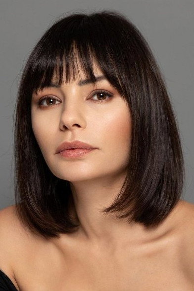 Sevinç Kumaş as Banu in Gülümse Kaderine
