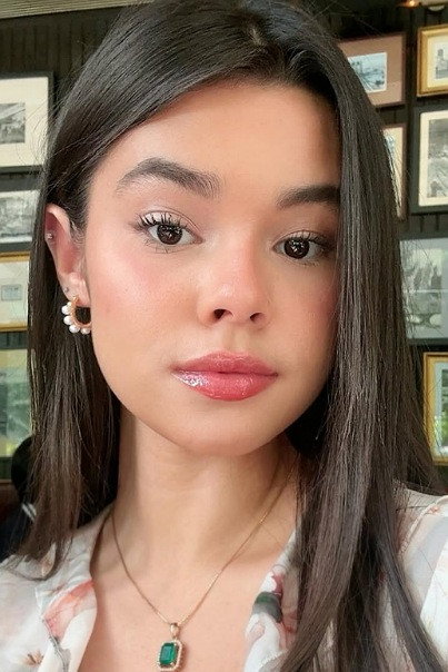 Maria Theodore as Amanda Kirana Dewanta in My Ice Girl