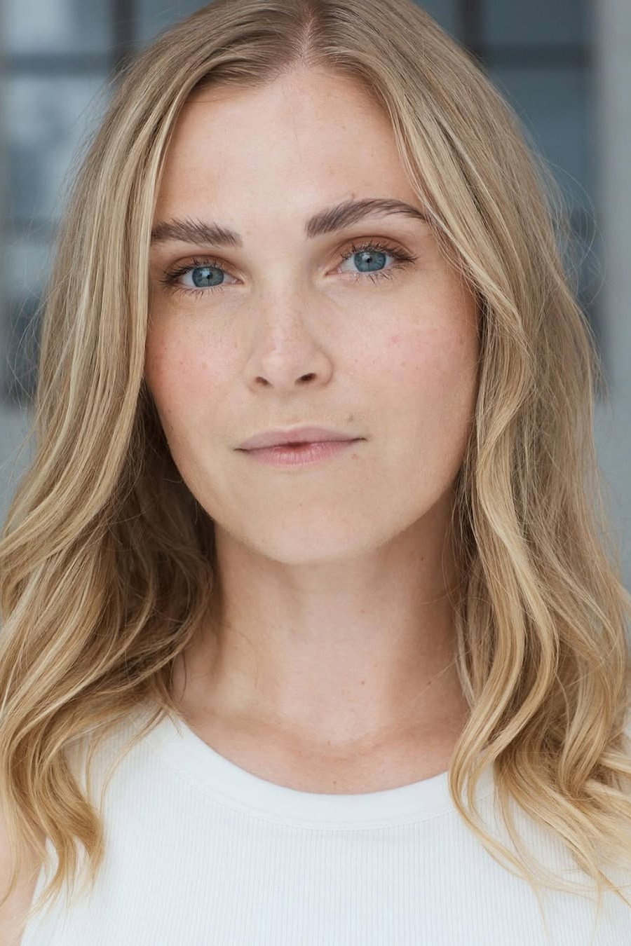 Eliza Taylor as Sarah in The November Man