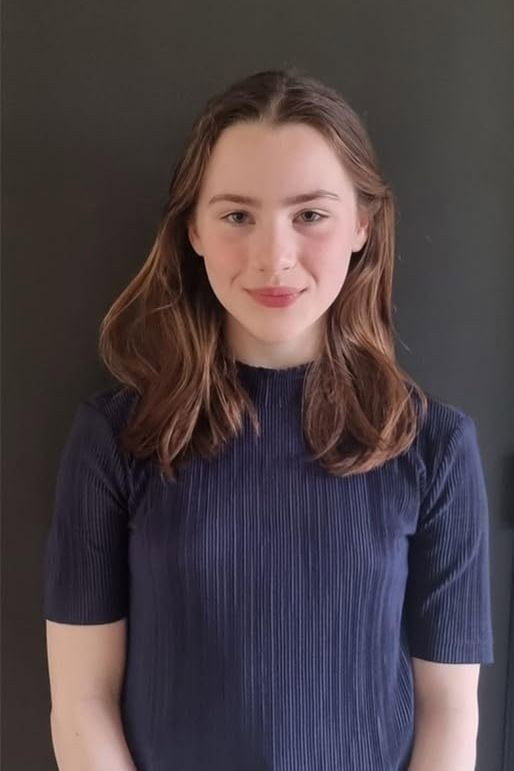 Rosa van Leeuwen as Madelon in Our Girls
