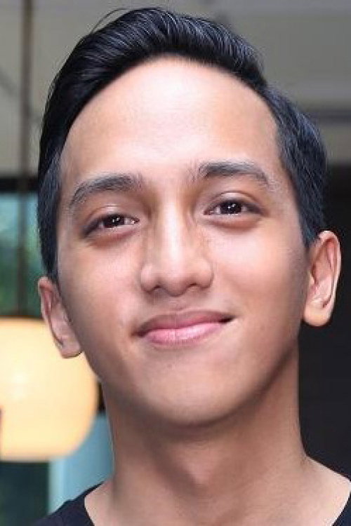 Ge Pamungkas as Daus in Negeri van Oranje