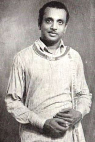 M. K. Radha as the king in Uthama Puthiran