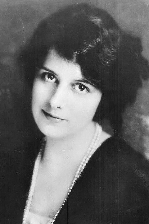 Alice Calhoun as Mag o' the Alley in Little Wildcat