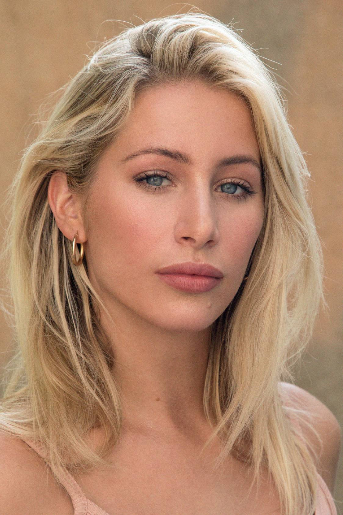 Simone Wasserman as Dee Dee Perkins in After School Massacre