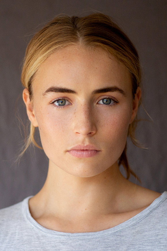 Saskia Archer as Annie in The Reef: Stalked