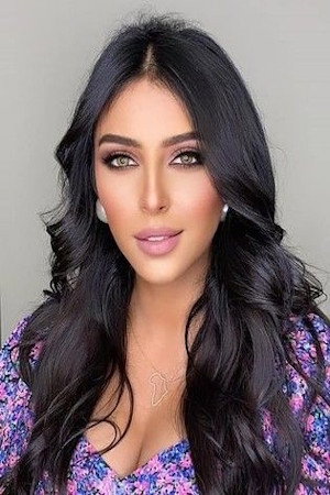 Maya Fares as Nagat in Ayoub