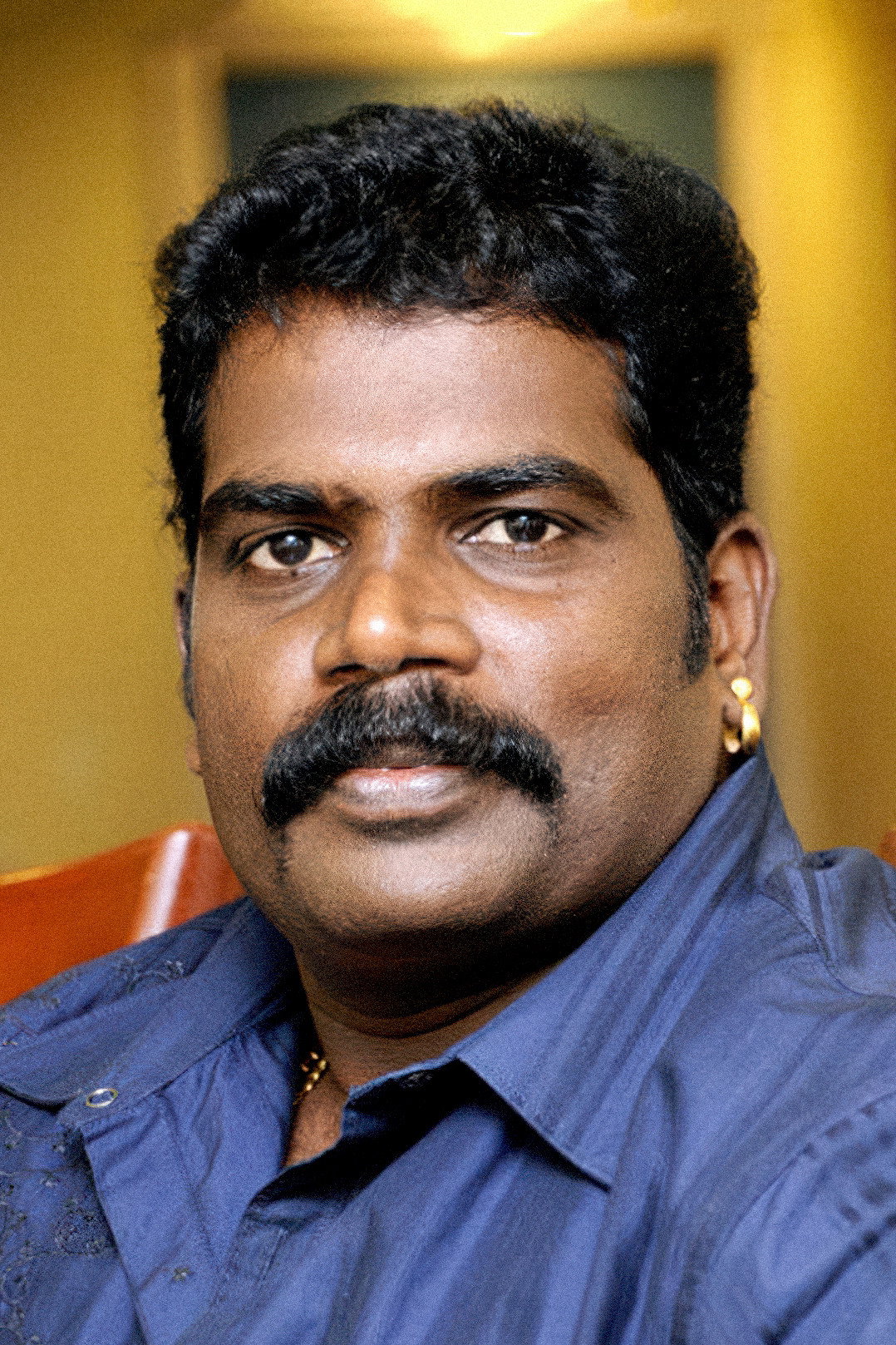 Besant Ravi as Self - Contestant in Survivor