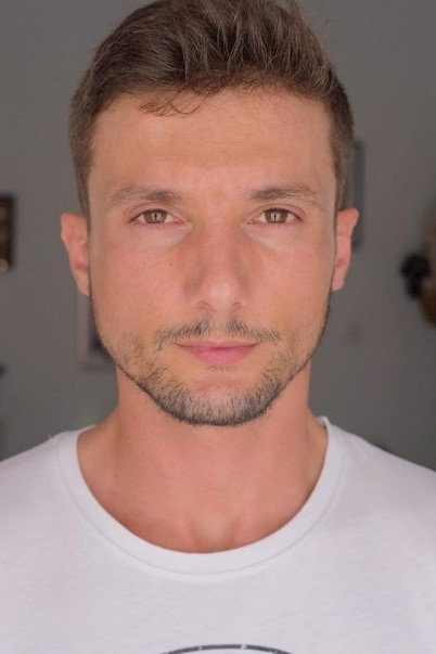 Gonçalo Romão as Funcionário in The Christmas Eve