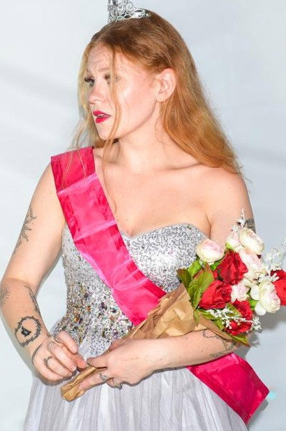 Grace Petro as Mel Goodman in GROW UP