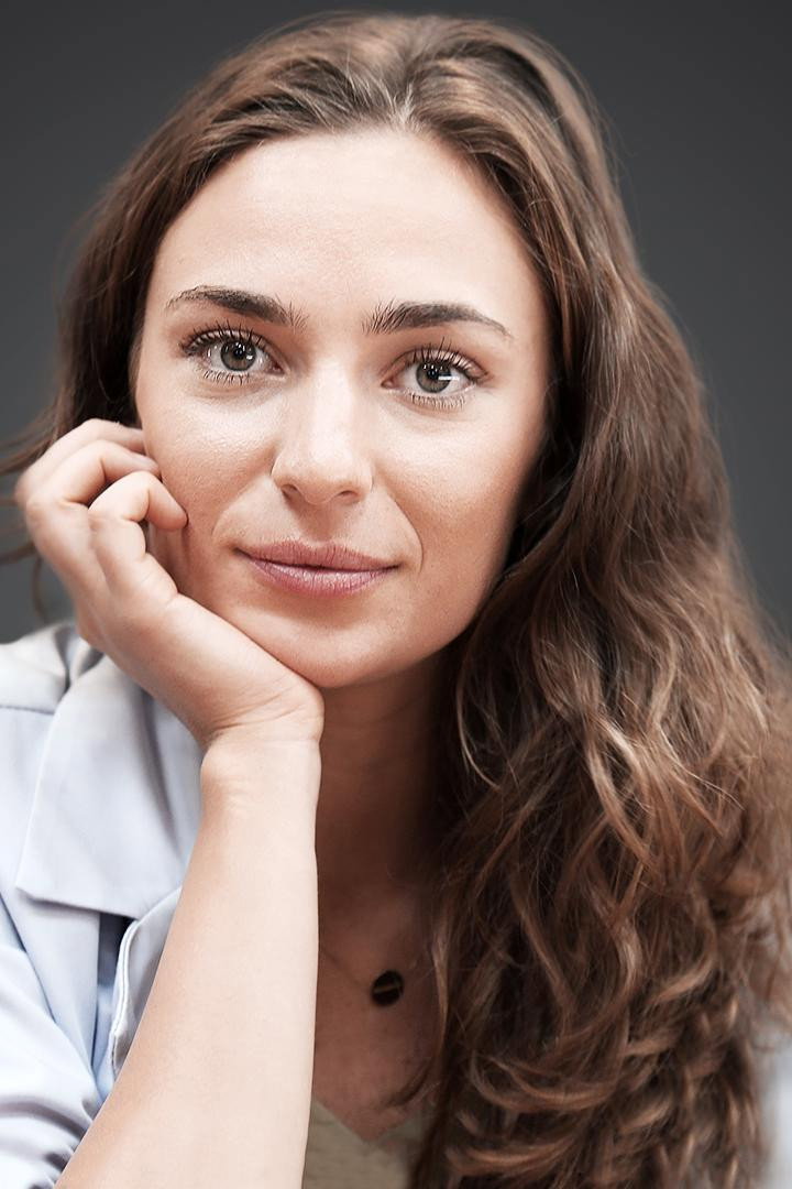 Zuzanna Lit as Joanna Jurajska in Tenant