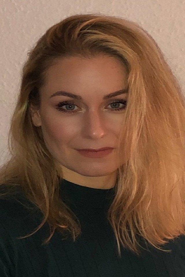 Katharina von Keller as Emma (voice) in H2O: Mermaid Adventures