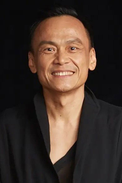 陳以文 as Mao Xing Yan / 毛杏嚴 in Monstrous Me