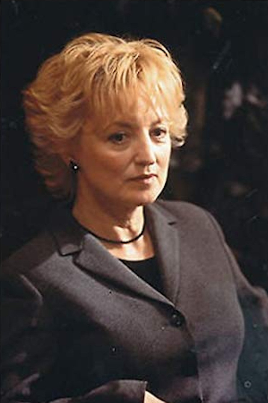 Ellen McElduff as Mavis in Chinese Coffee