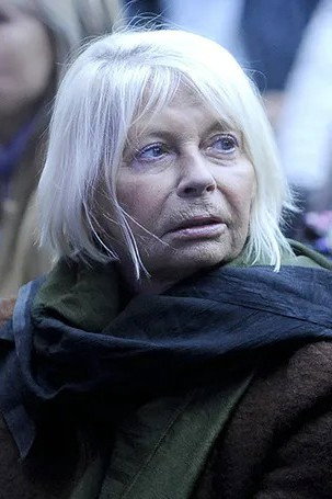 Krystyna Cierniak as pokojówka Zuzanna in Kapelusz
