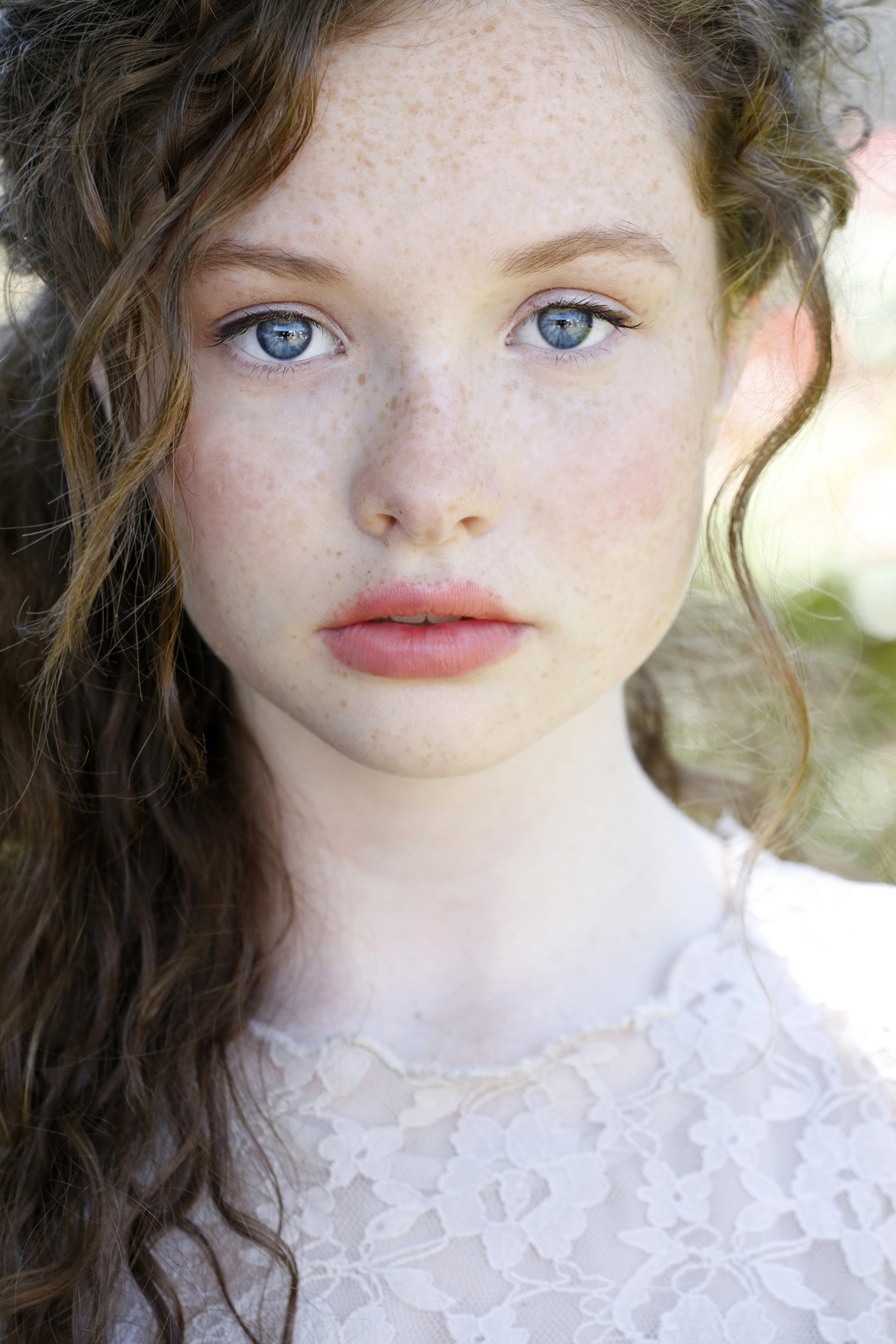 Zoe Colletti as Ruth-Ann in Wildlife