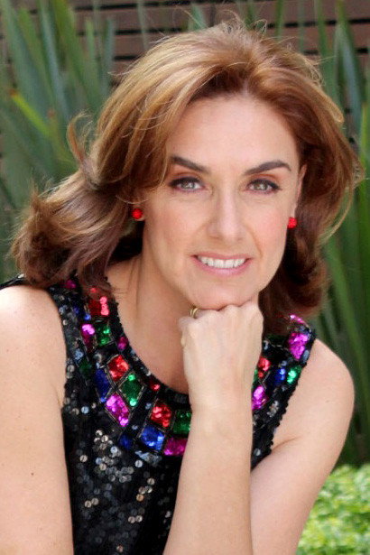 Κλόντια Κόρδοβα as Diana Arellano in Cautiva