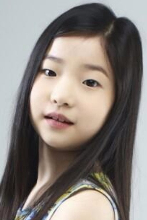 Son Ye-eun as Jin Dal-rae in Gyun: Abandoned Children