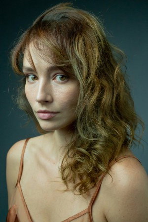 Juliana Lourenção as Andreia in A Matter of Choice