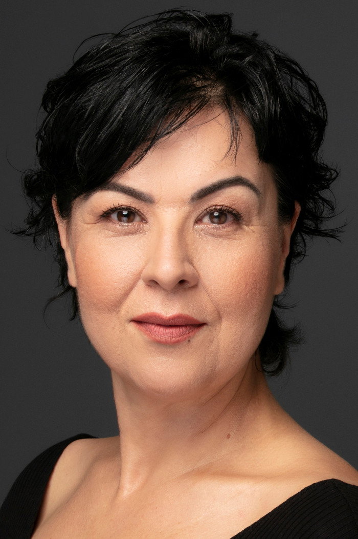 Süeda Çil as Vildan in Kadınları Anlama Kılavuzu