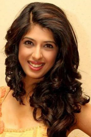 Aishwarya Sakhuja as Shikha Gupta in Main Naa Bhoolungi
