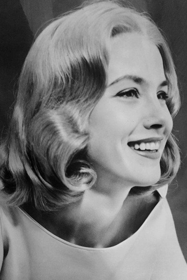 Beverly Bentley as Margie in Wild 90