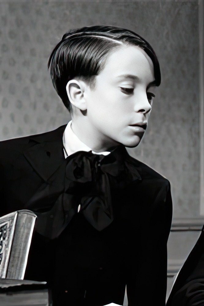 François Rodon as Le petit Tot in Jacques et Jacotte