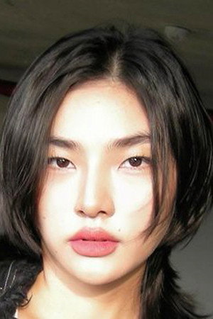 Proud Urucha Sirichaiwongsakul as Bew in Monster Next Door