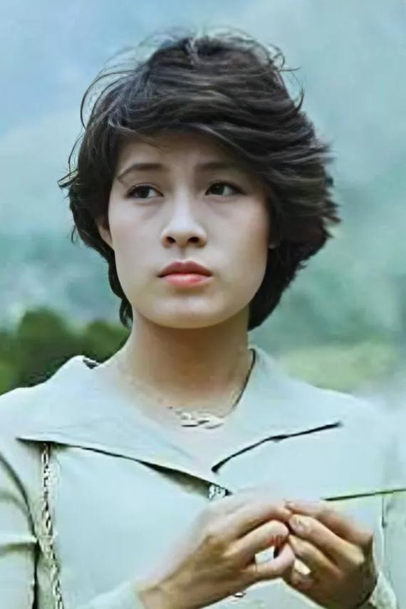 黃愷欣 as Teacher in On Trial
