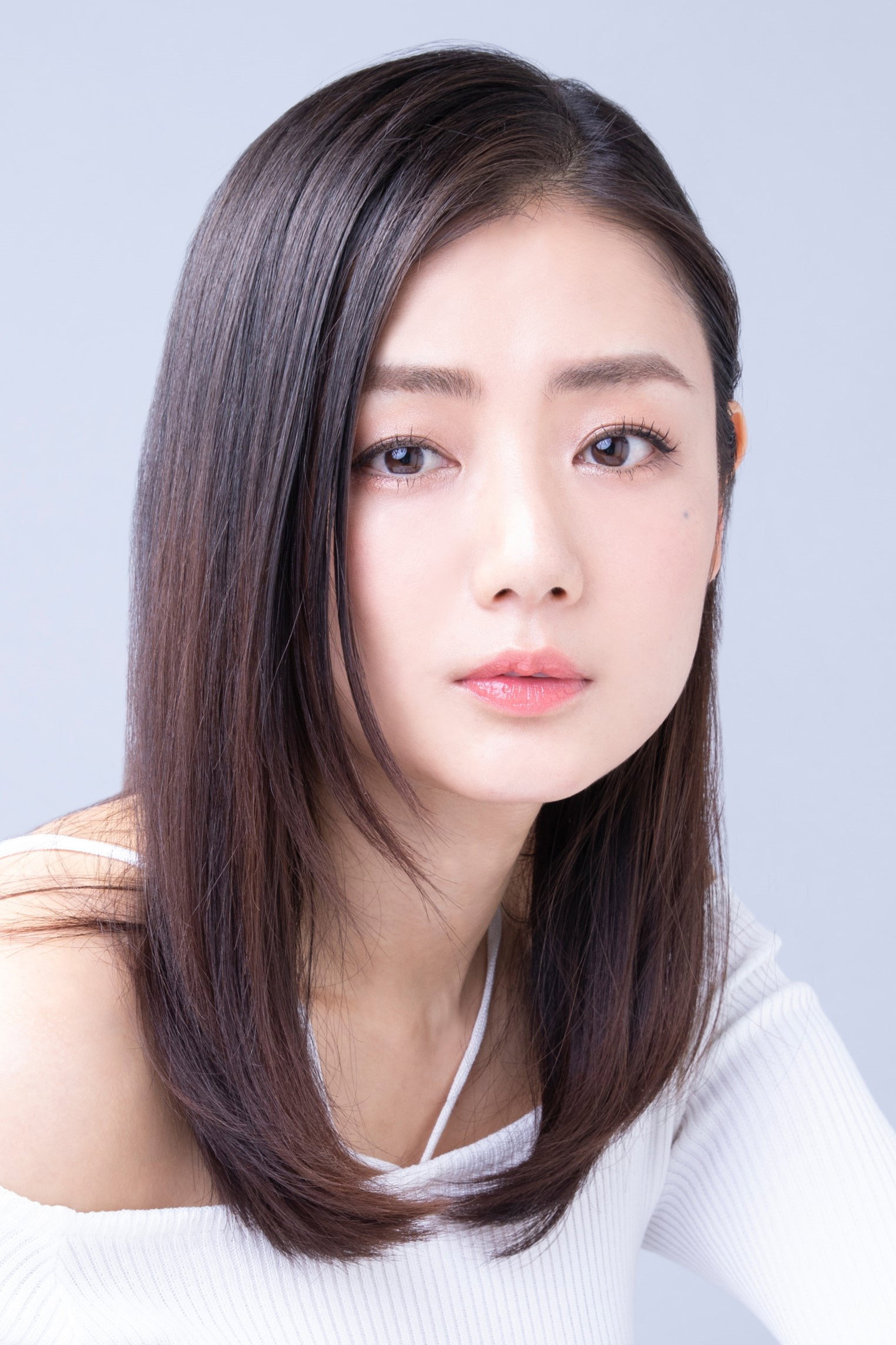 片山萌美 as Mine in Izakaya Bottakuri