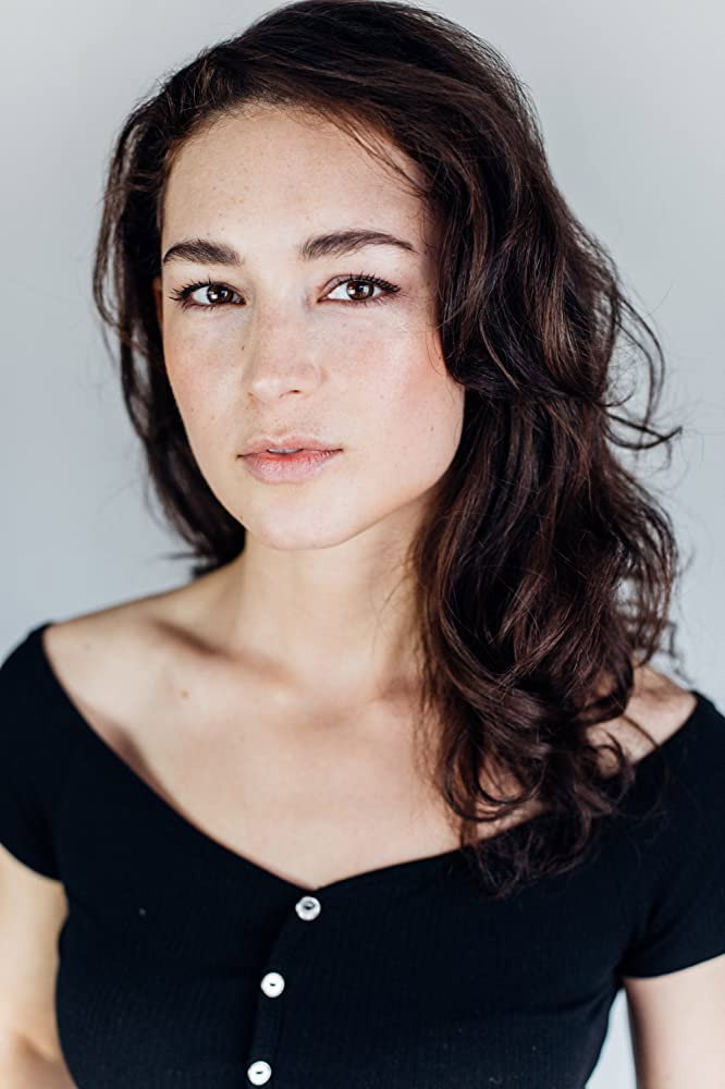 Nicolette Pearse as Elektra in We Forgot to Break Up