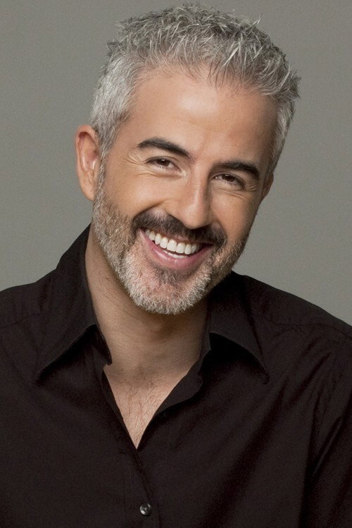 Roberto Correcher as Santi Rodríguez in Yo soy Bea