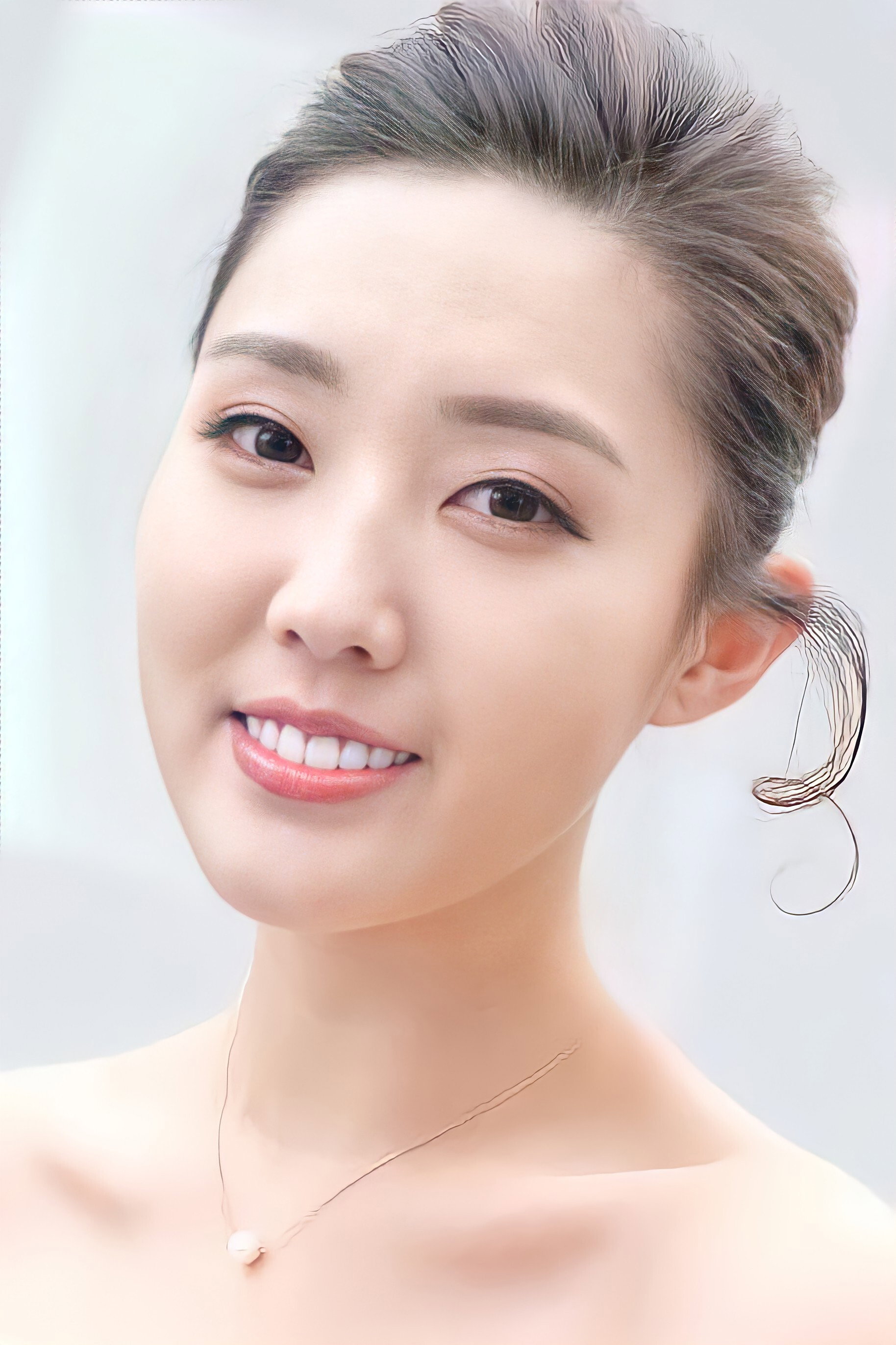 林秀怡 as Lee Tung-ling in Threesome