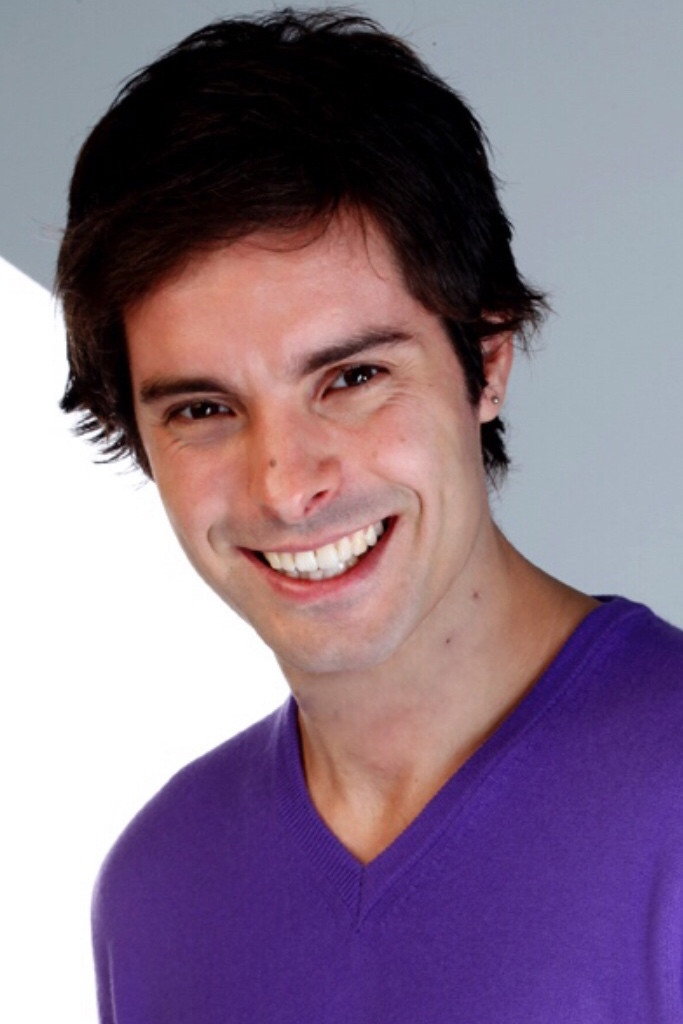 Tiago Ortis as António Botto in The Secret According to António Botto