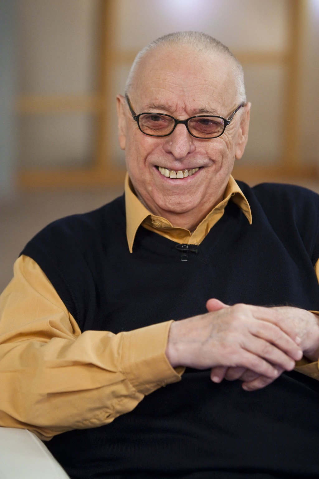 Iván Verebély as Áldozat / fiatalember in Pesti erkölcsök