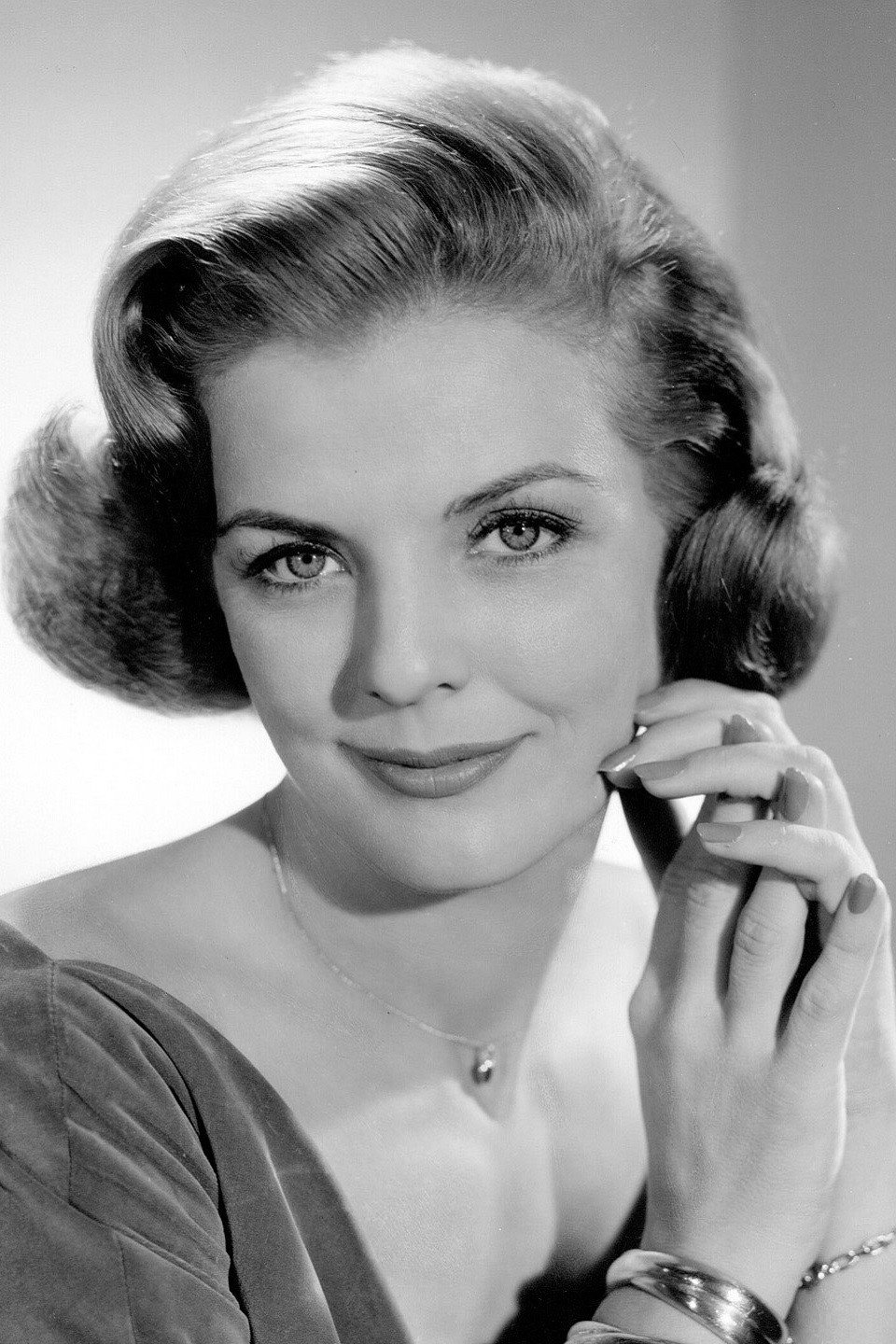 Marjorie Lord as Ruth Gordon in The Lost Volcano