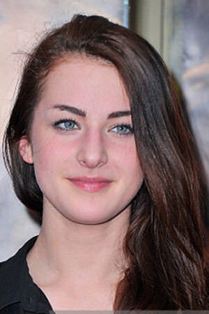 Athalia Routier as Sarah in Being 14