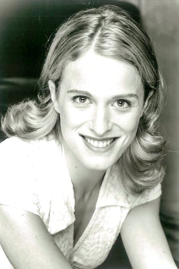 Nicole Stoffman as Robin in Anchor Zone