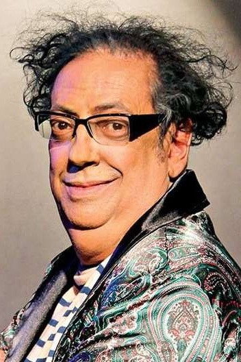 Marcos Oliveira as Seu Savério in Call Center