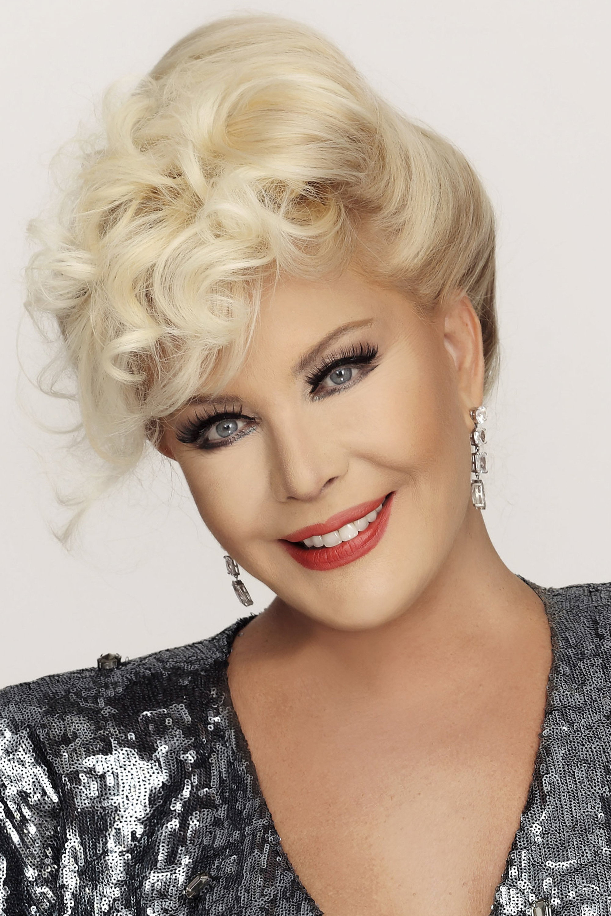 Emel Sayın as Emel Sayın in Rüzgar