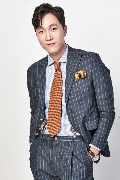 Yang Jae-woong as Self - Panelist in Heart Signal