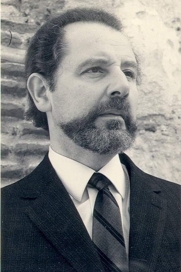 Jacinto Ramos as António Cortesão Vaz in Telhados de Vidro