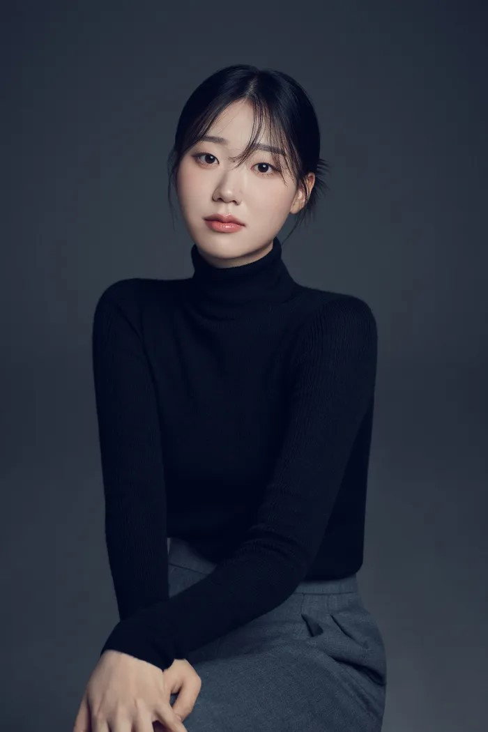 양의진 as Yoo No-Eul in To My Lonely Sister
