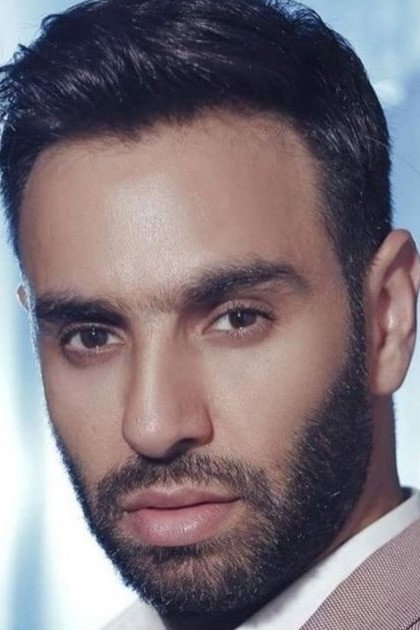 Ahmed El Shamy as عصام in The American Game