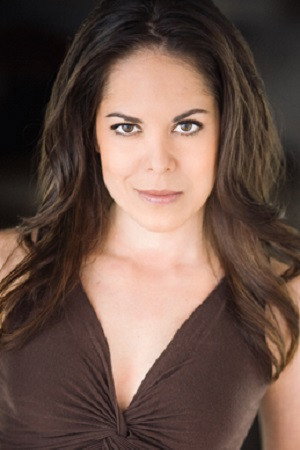 Sharon Canovas as Small Woman in 22 Chaser