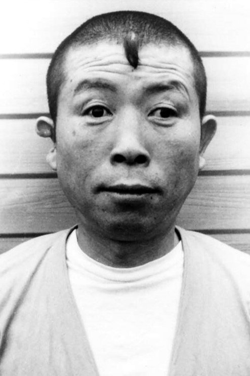 たこ八郎 as Constable Tako ('Octopus') in Kyoko Aizome's Widow Boarding House