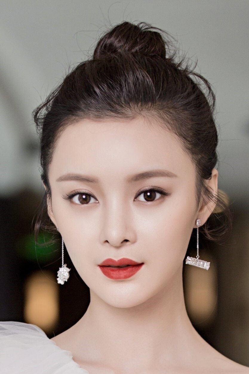 Wang Ruizi as Xie Qing in Cases Between Us